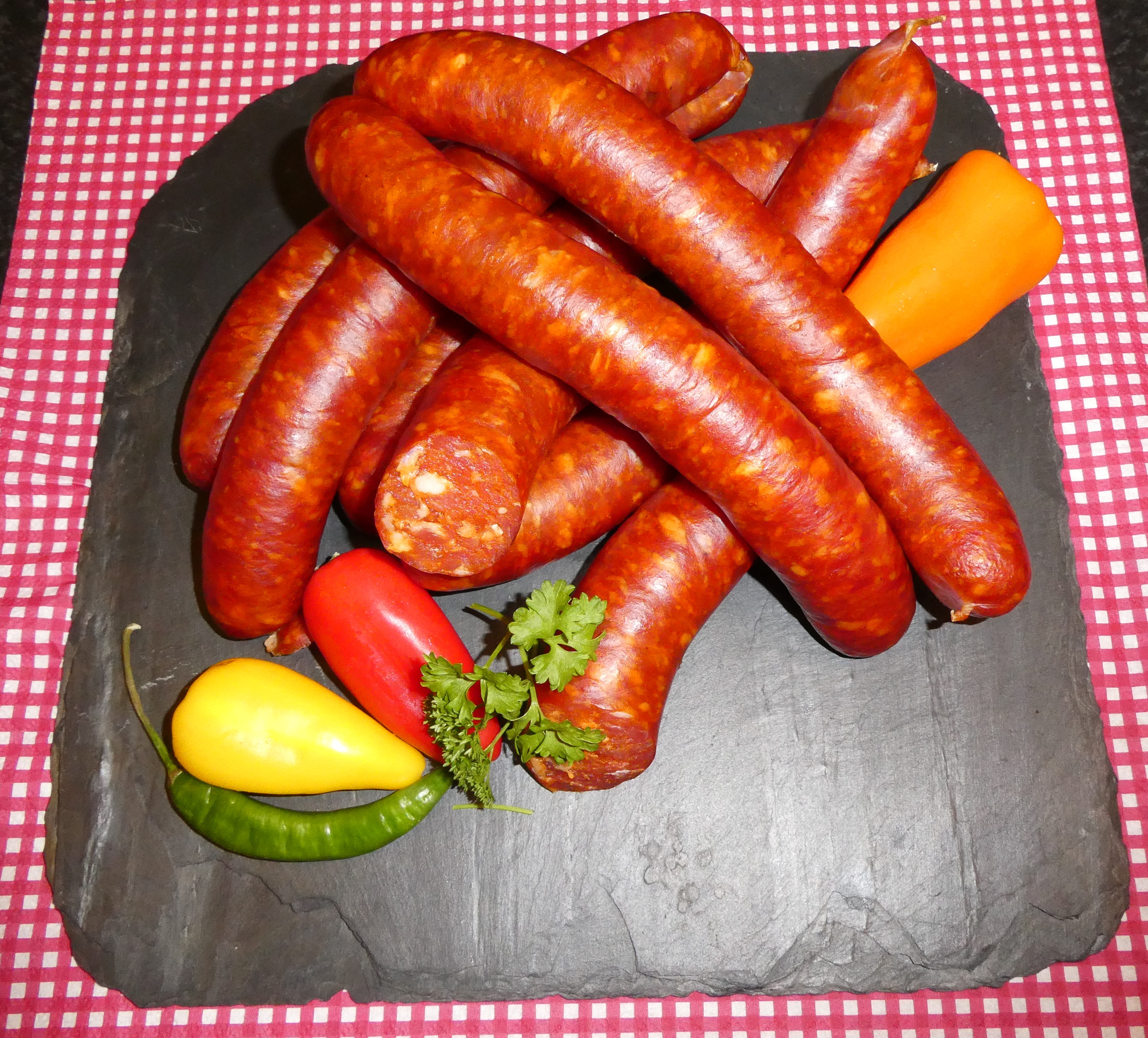 Paprika-Würstchen 2 Stück | Landmetzgerei Dörrich Elztal